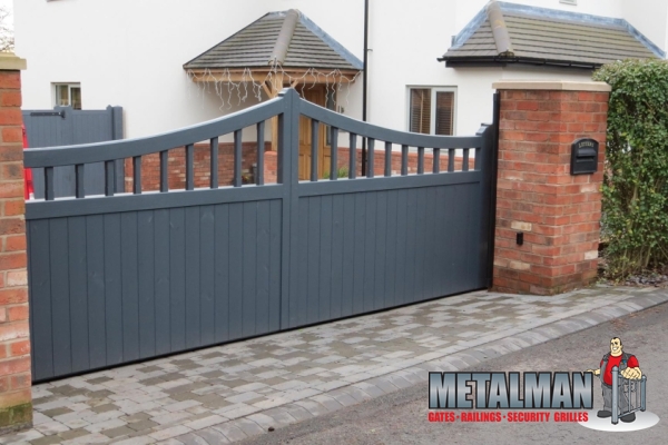 Sliding automated gate wood and steel