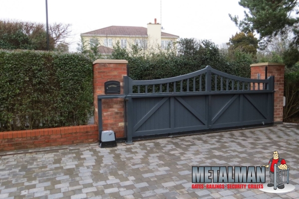 Sliding automated gate wood and steel
